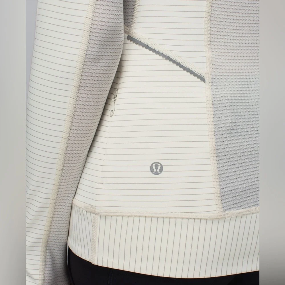 Lululemon Run For Gold 1/2 Zip - Picture 5 of 16